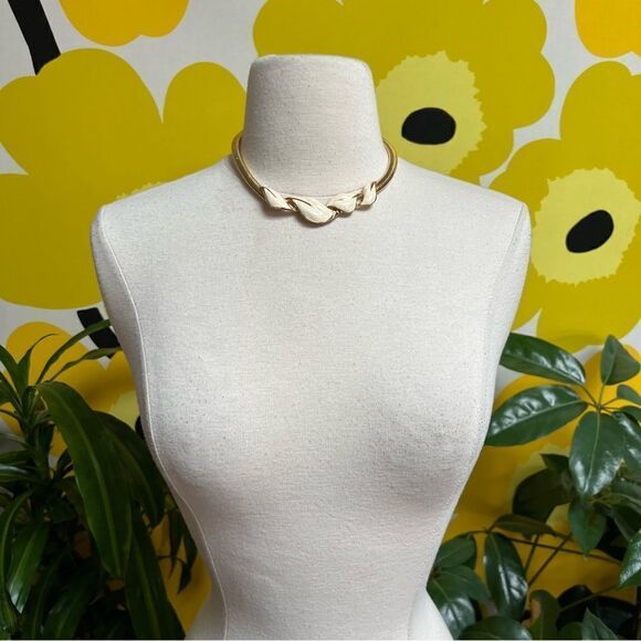 Vintage 1980s Lead Motif Gold Tone Enamel Flexible Snake Chain Collar Necklace - Picture 7 of 7